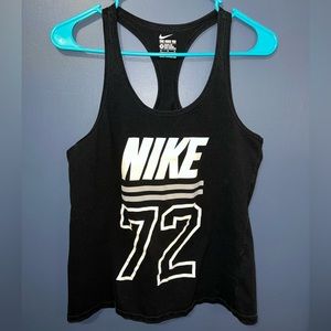 Nike Women’s graphic tank top